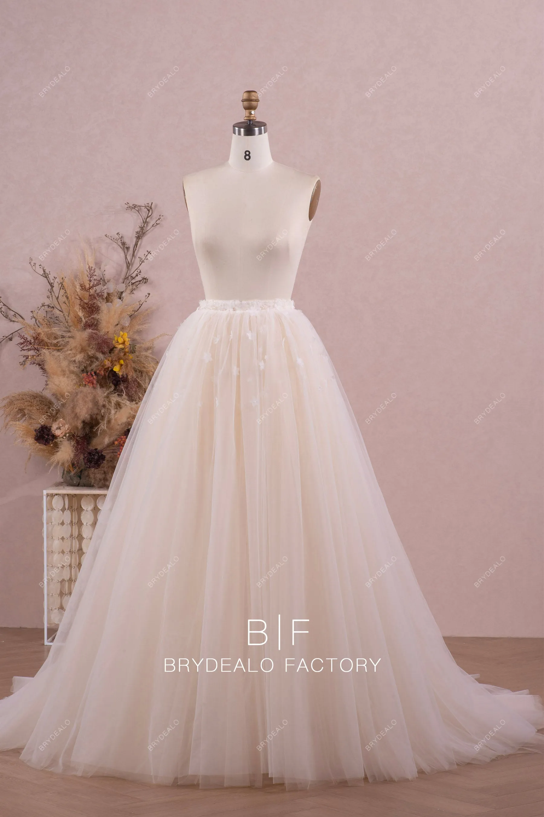 Dreamy Hand-sewn Flowers Puffy Tulle Bridal Overskirt