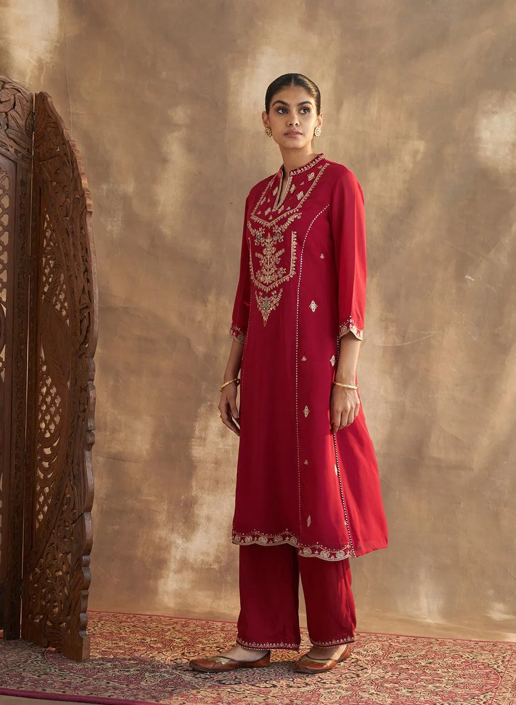 Red Kurta Set With Delicate Embroidery