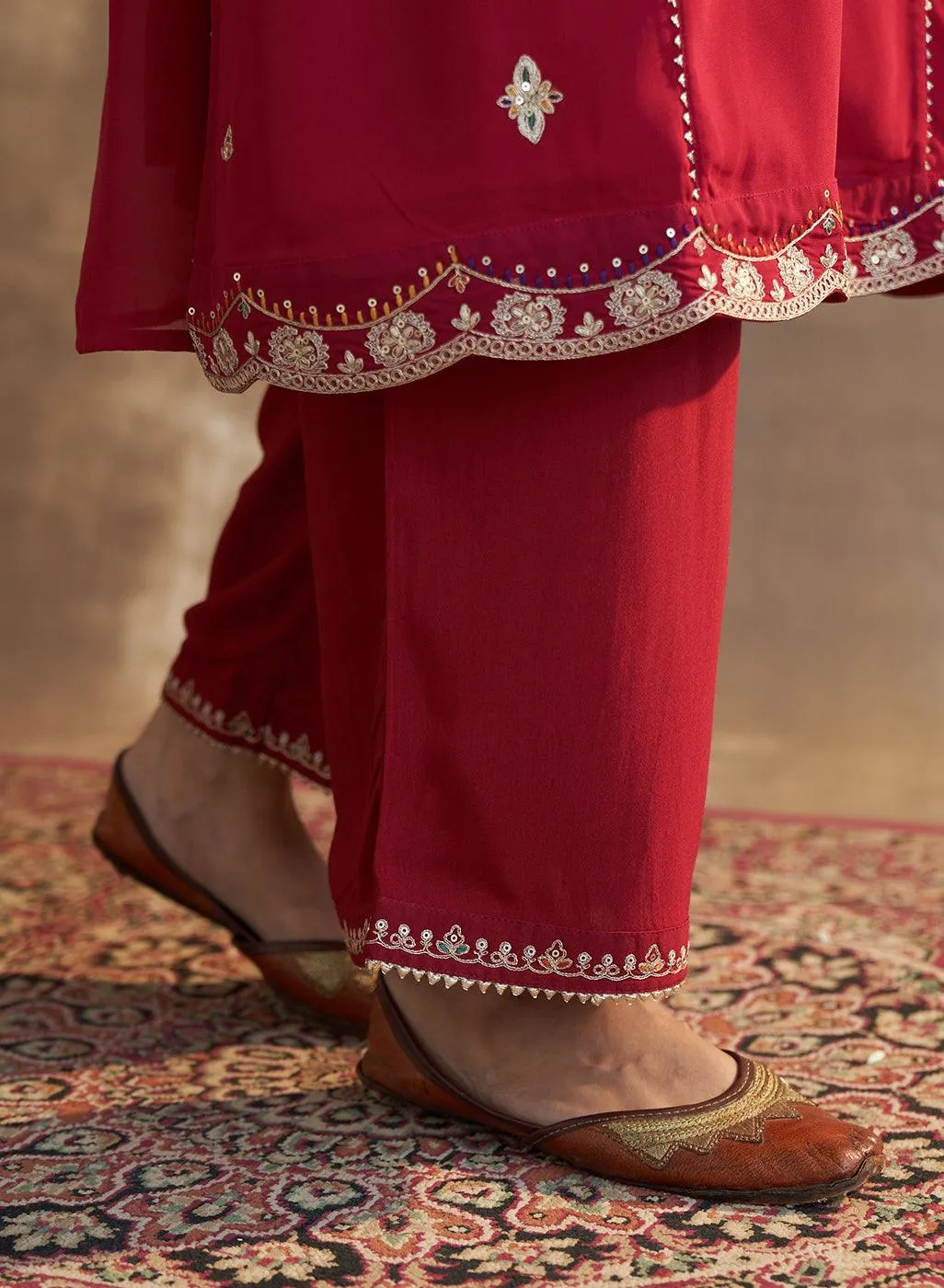 Red Kurta Set With Delicate Embroidery
